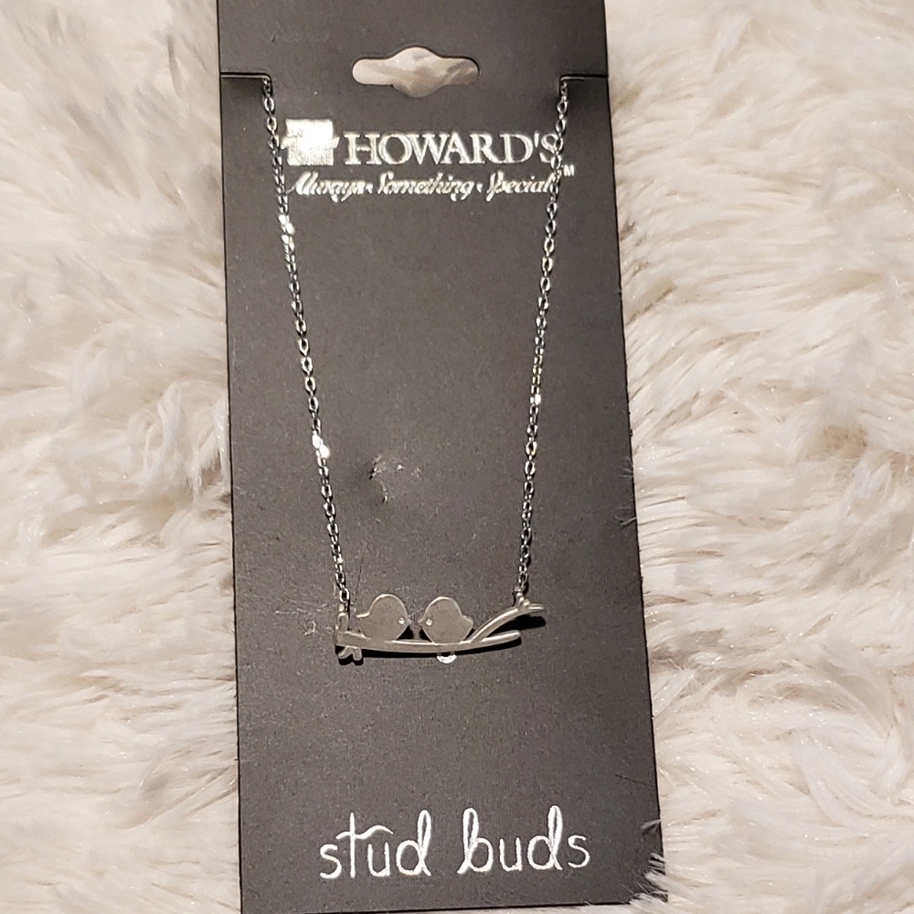 BNWT Howard's Silver Lovebirds Necklace